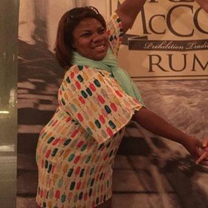 Meet your Posher, Naderia